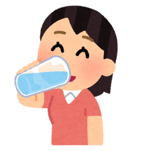 コップで水を飲む女性のイラスト